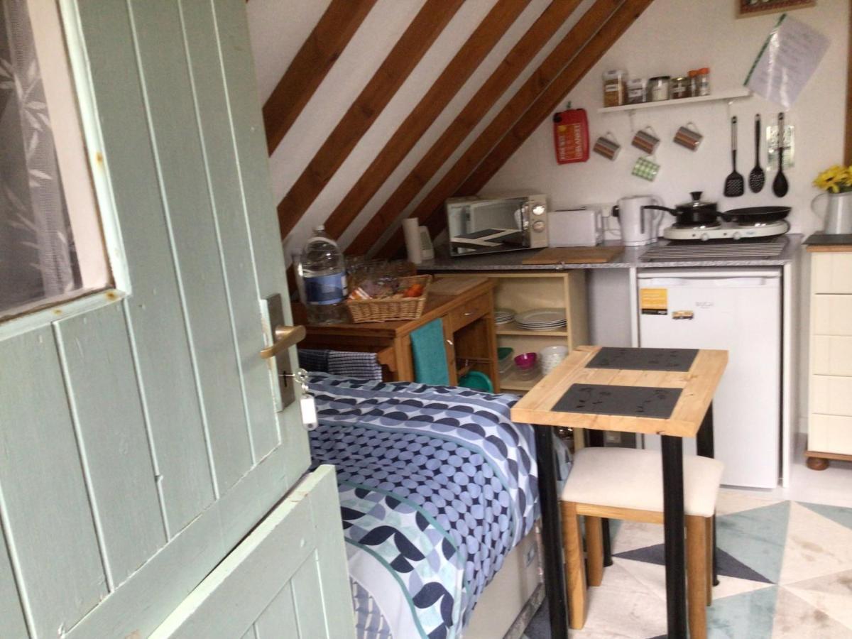 Cozy Camborne Studio Retreat With Two Single Beds Exteriér fotografie